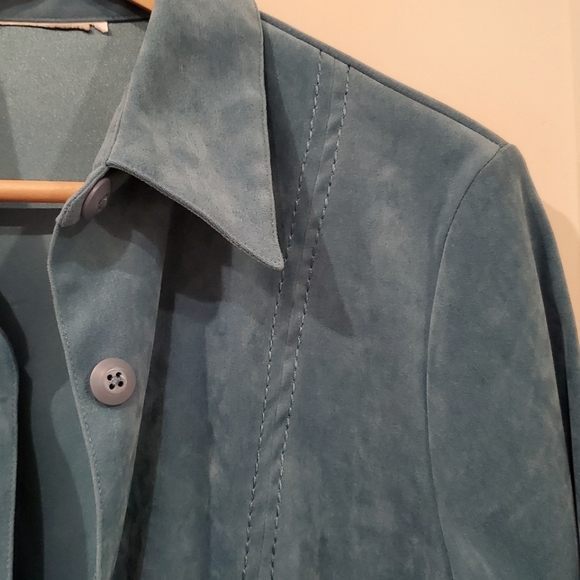 Blazer - Picture 3 of 6